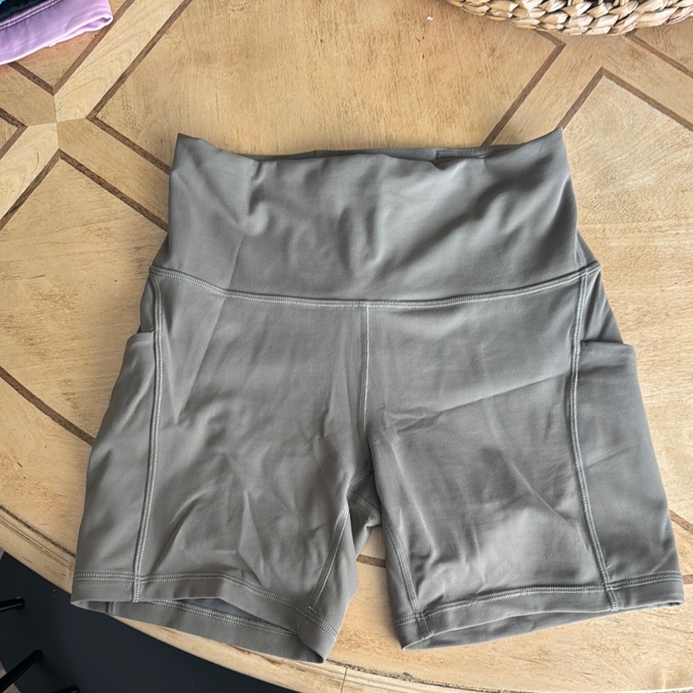 Wunder Train High Rise biker short 6 inch